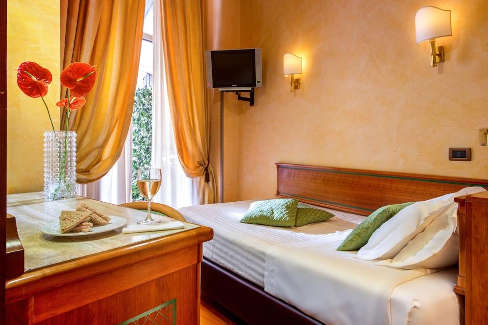 Hotel Regno Rome Luaran gambar